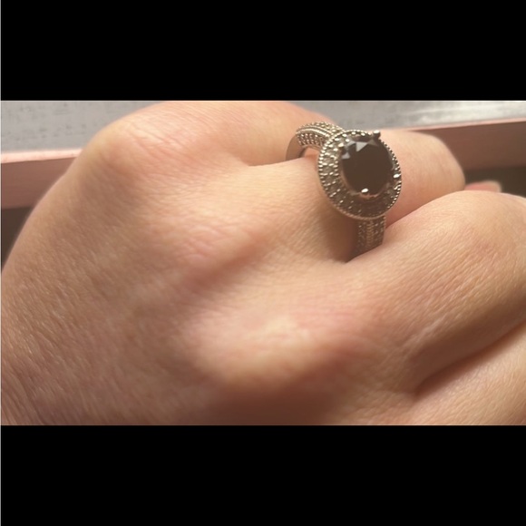 2.35-Carat Black Diamond & White Topaz Pavé 
Round-Cut Ring size 7 - Picture 2 of 7